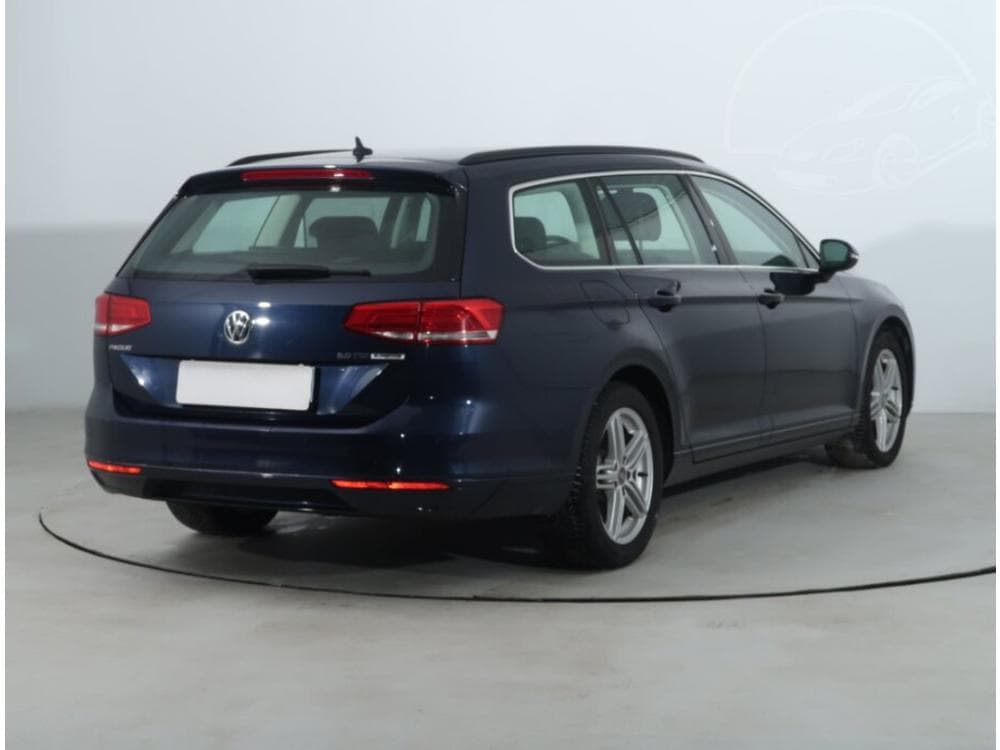 2017 Volkswagen PASSAT - 5