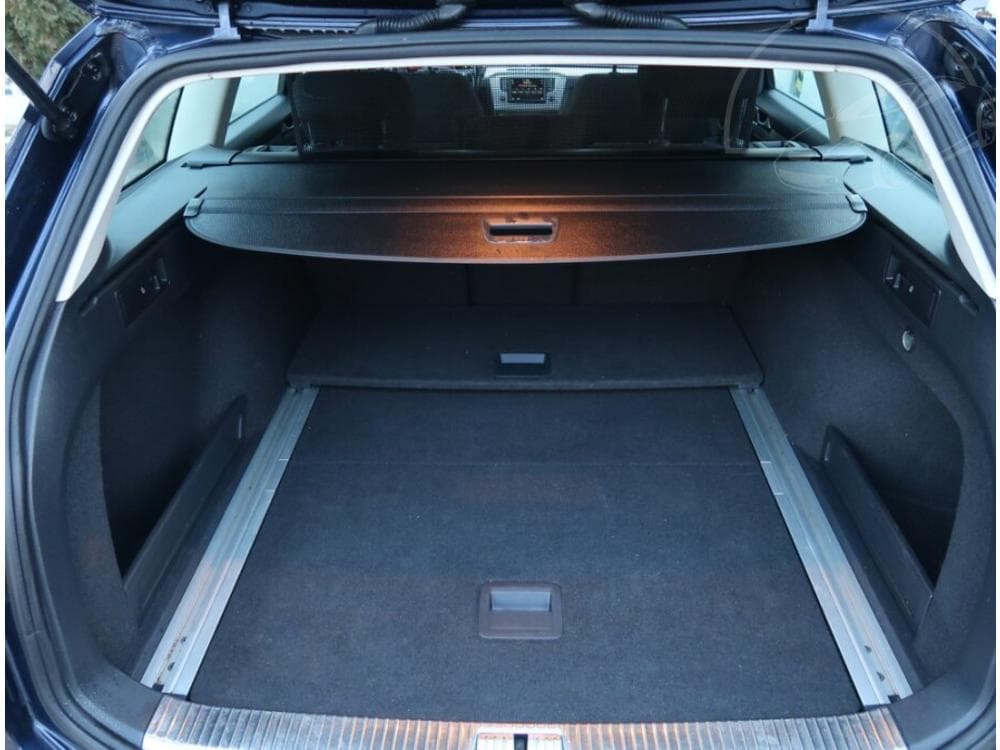 2017 Volkswagen PASSAT - 14