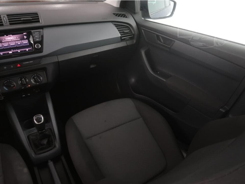 2015 Škoda FABIA - 8