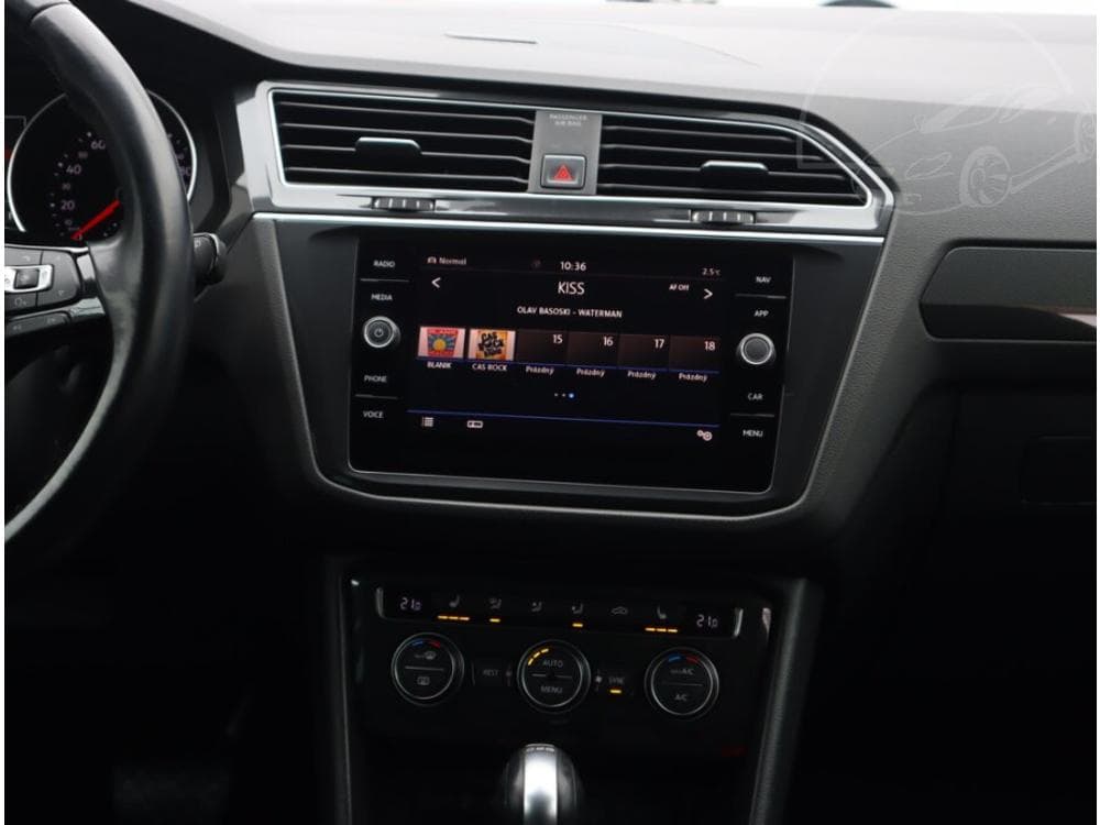 2018 Volkswagen Tiguan - 10