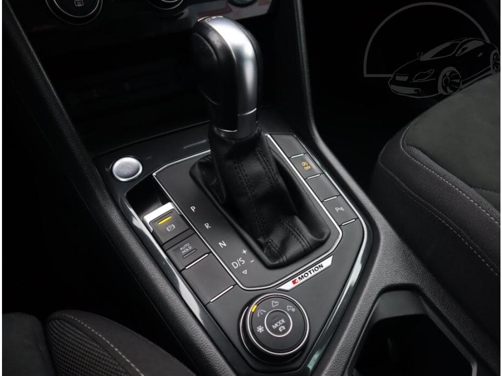 2018 Volkswagen Tiguan - 11