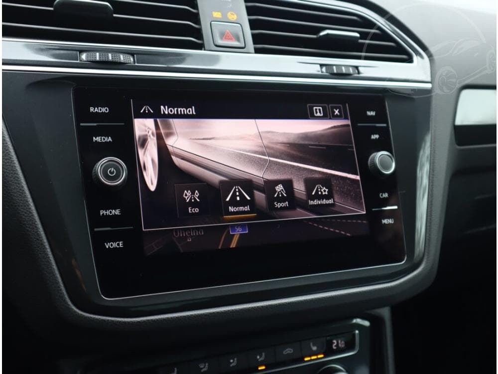 2018 Volkswagen Tiguan - 15