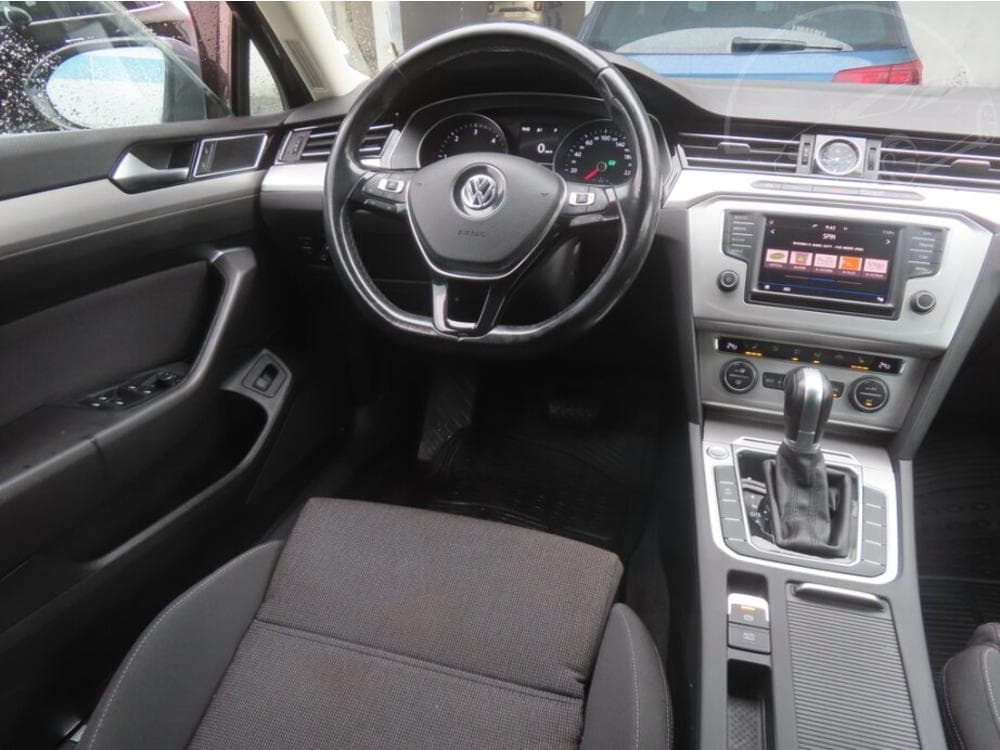 2016 Volkswagen PASSAT - 7