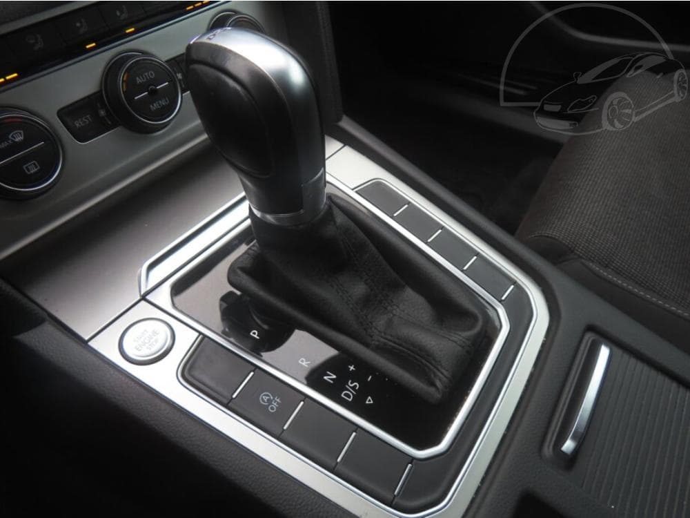 2016 Volkswagen PASSAT - 13