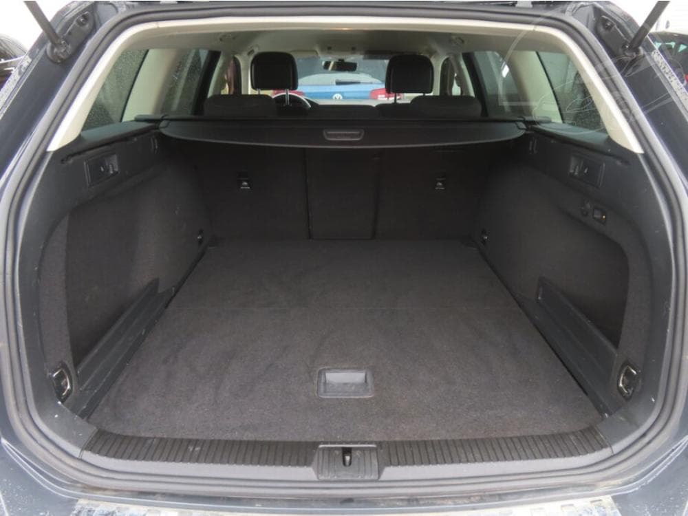 2016 Volkswagen PASSAT - 14