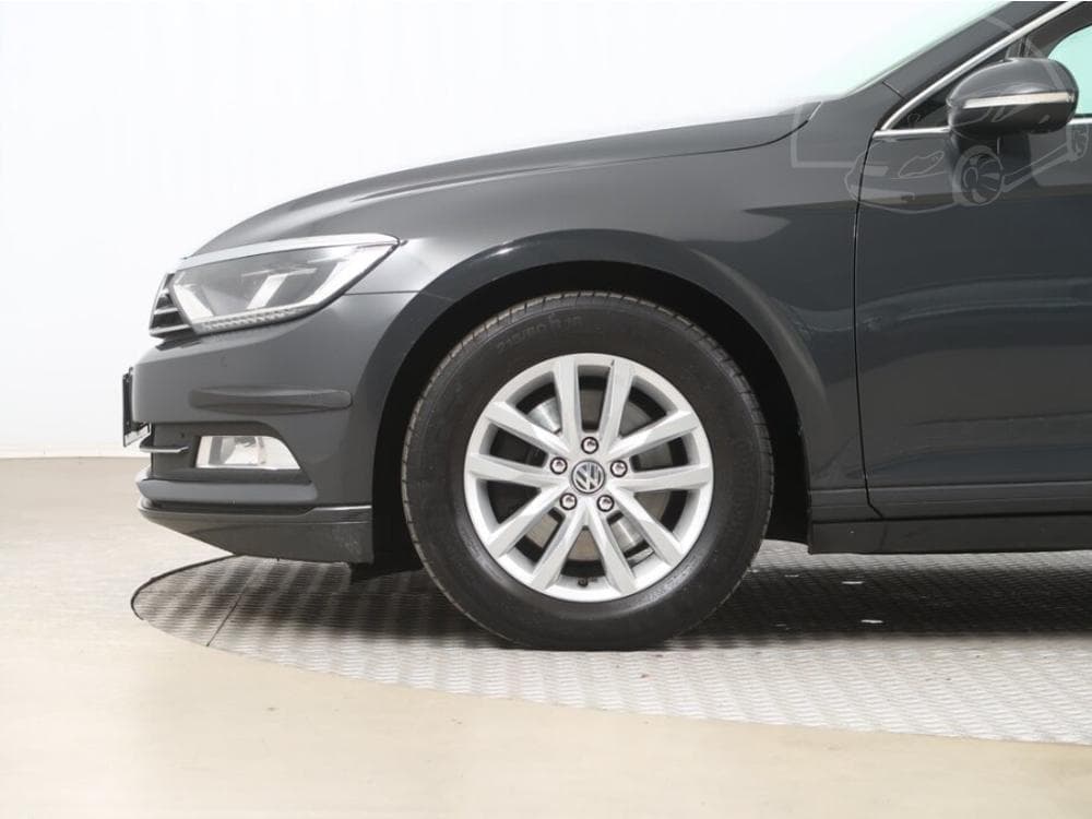 2016 Volkswagen PASSAT - 15