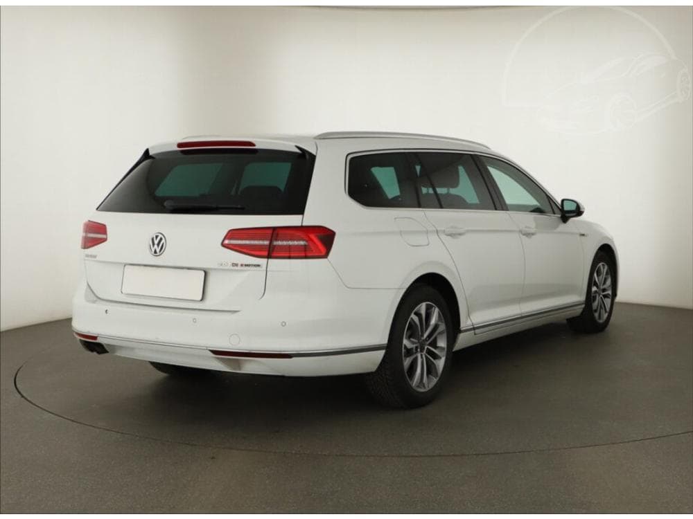 2015 Volkswagen PASSAT - 5