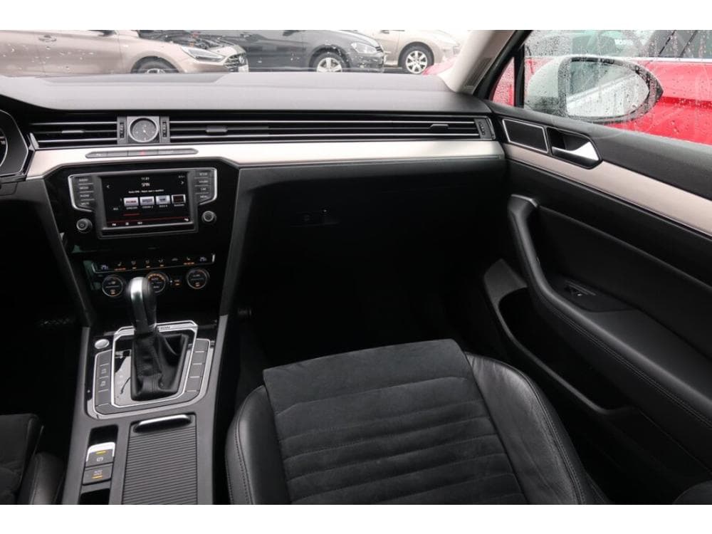 2015 Volkswagen PASSAT - 8