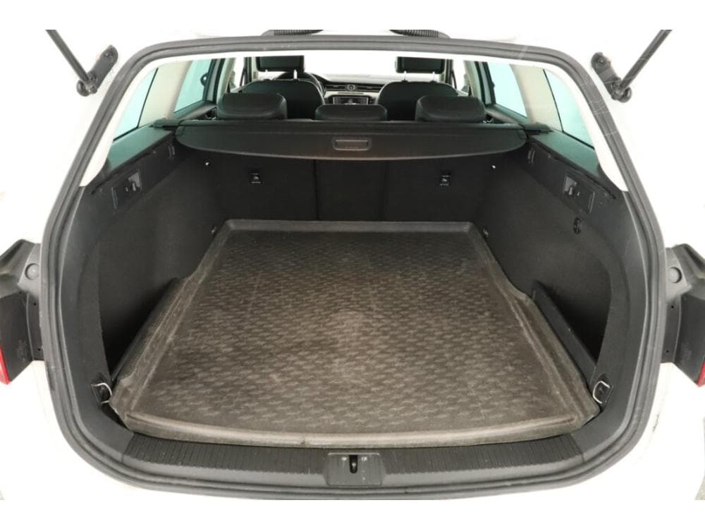 2015 Volkswagen PASSAT - 14