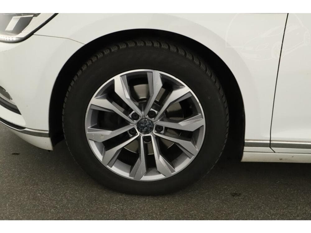 2015 Volkswagen PASSAT - 15