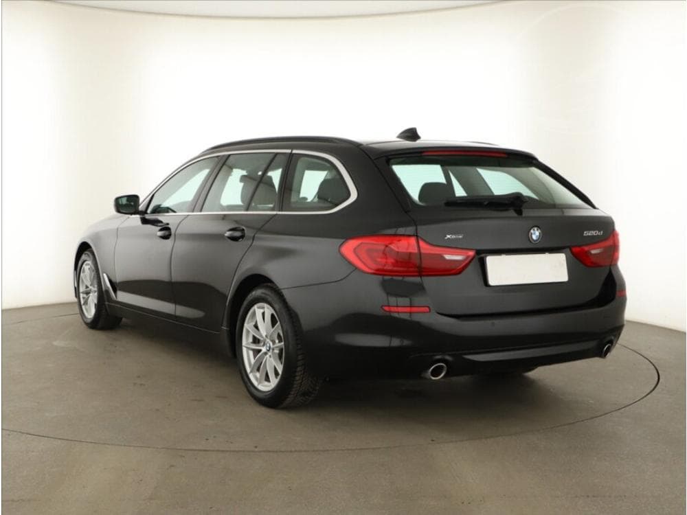 2017 BMW 5-SERIES - 10