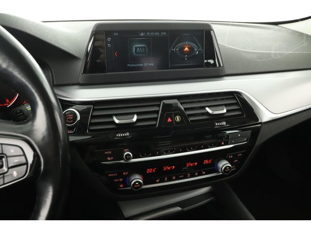 2017 BMW 5-SERIES - 28