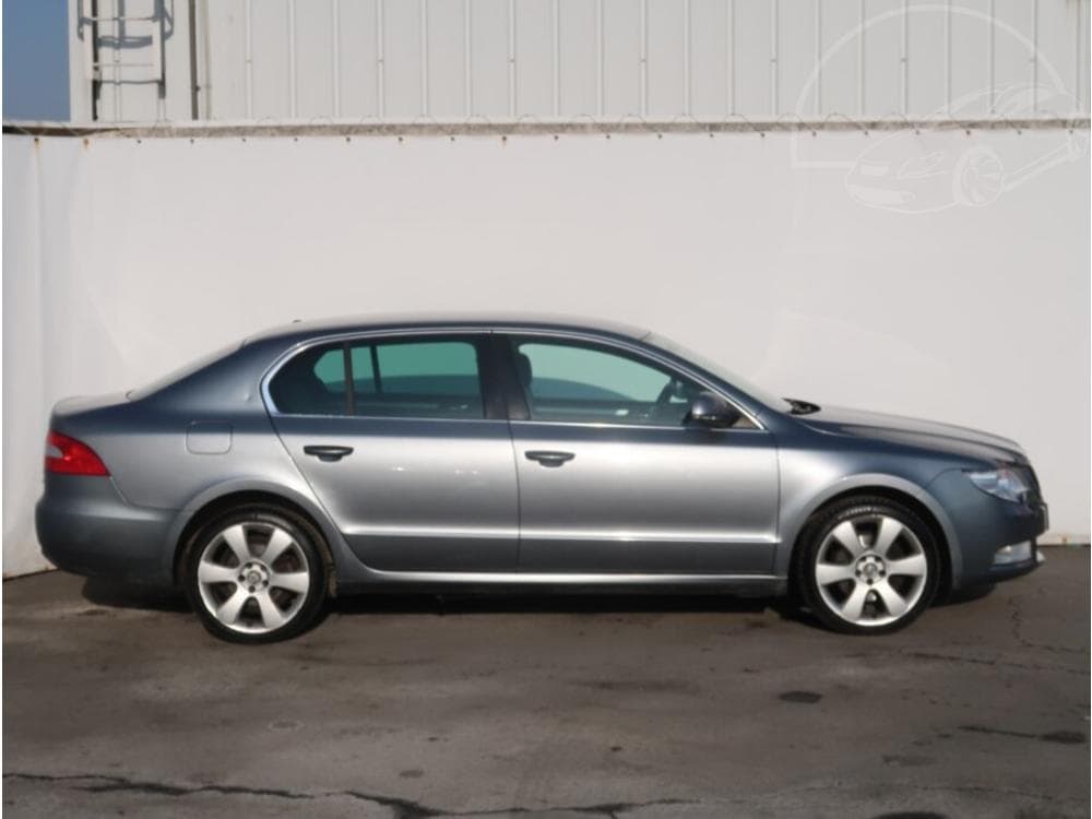 2011 Škoda SUPERB - 6