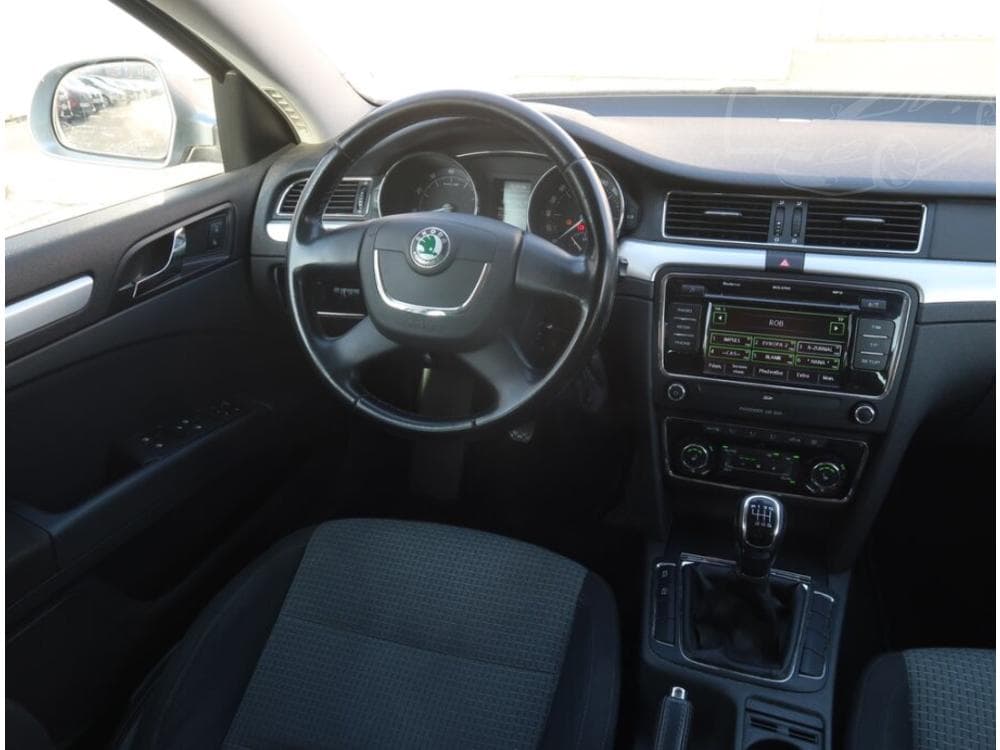 2011 Škoda SUPERB - 7
