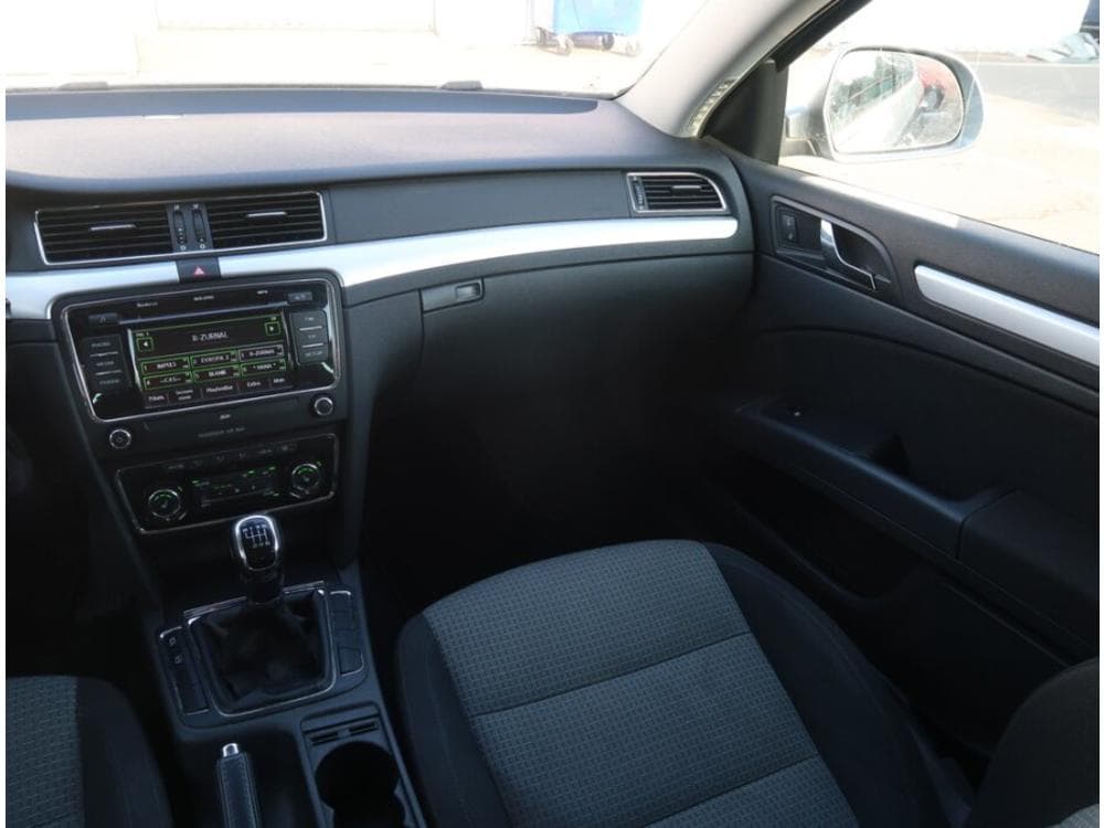 2011 Škoda SUPERB - 8