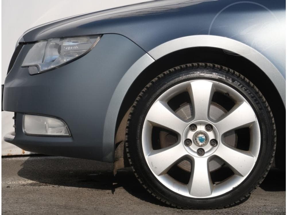 2011 Škoda SUPERB - 14