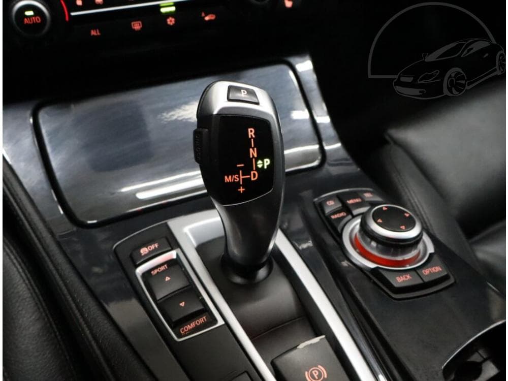 2012 BMW 5-Series - 13