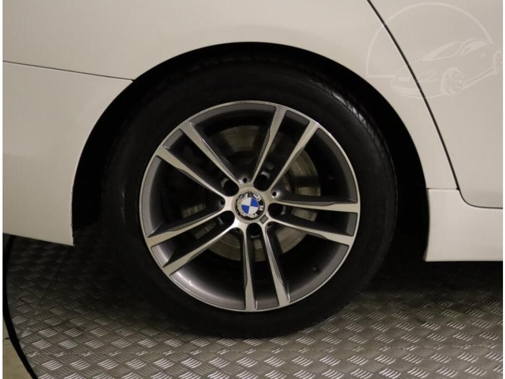 2012 BMW 5-Series - 15