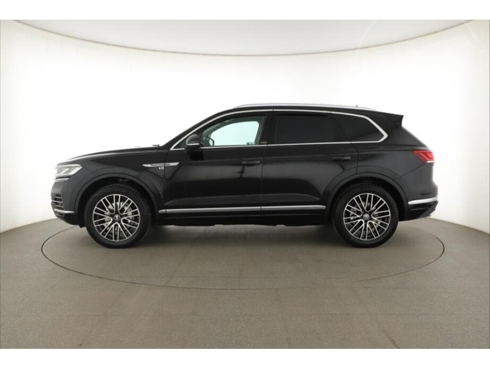 2018 Volkswagen Touareg - 3