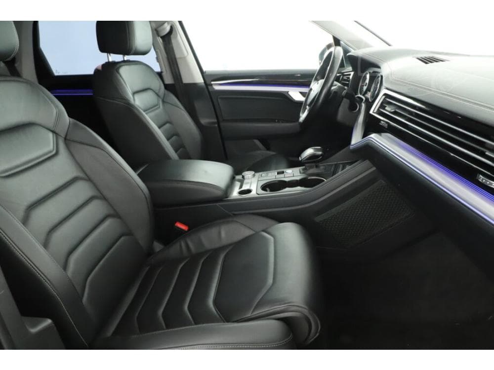 2018 Volkswagen Touareg - 7