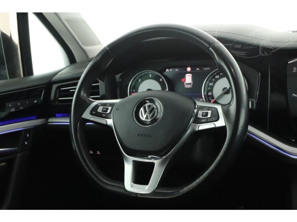 2018 Volkswagen Touareg - 15