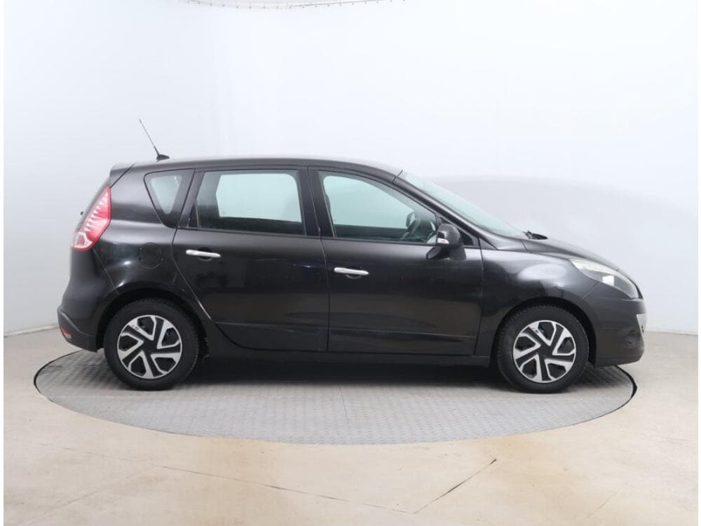 2010 Renault Scenic - 21