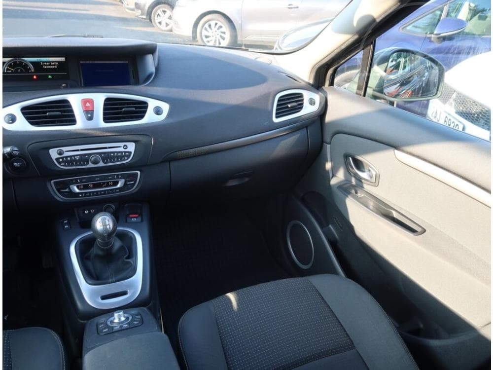2010 Renault Scenic - 29