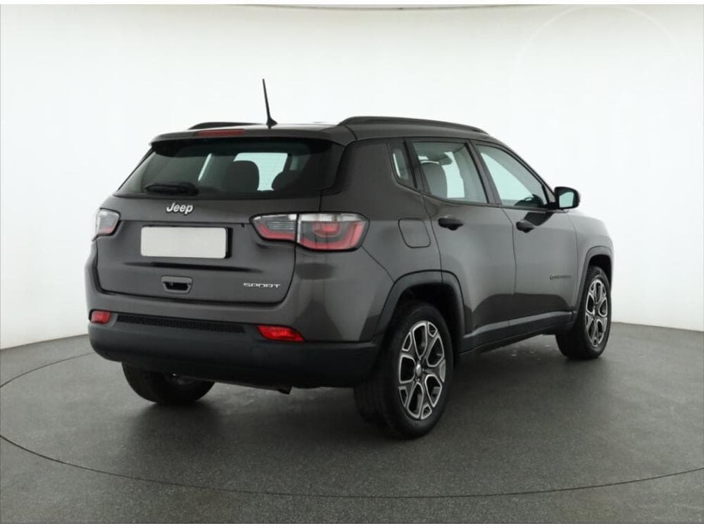 2018 Jeep COMPASS - 9