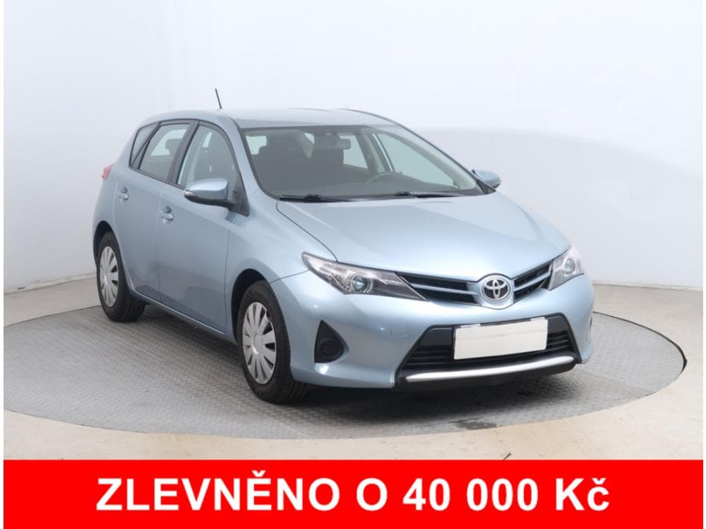 2013 Toyota AURIS