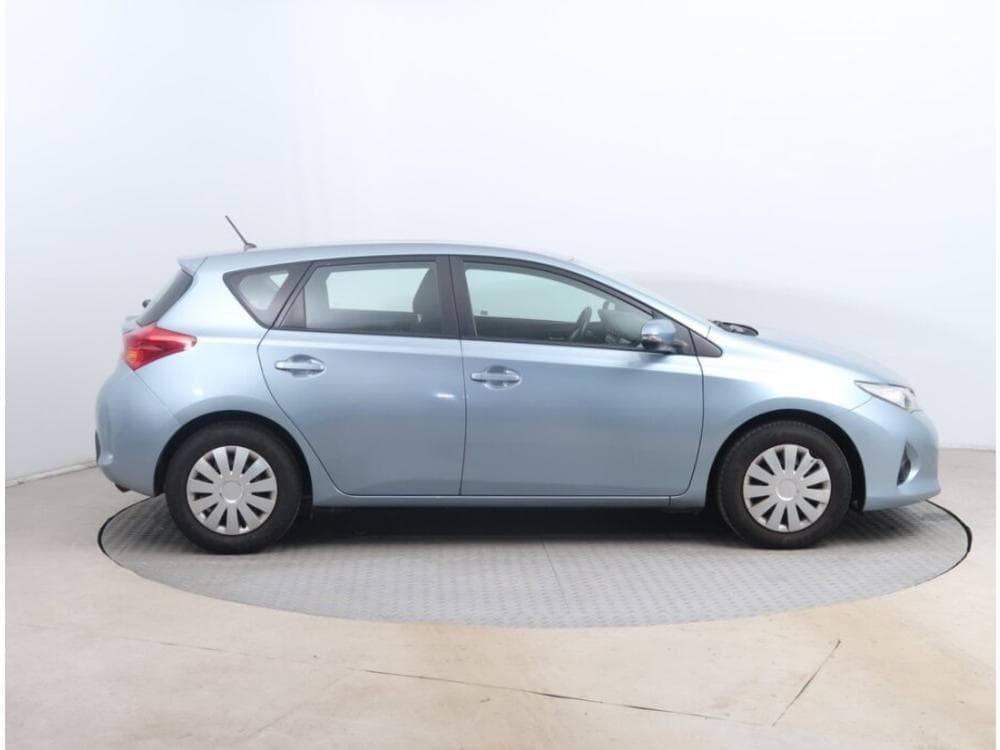2013 Toyota AURIS - 6