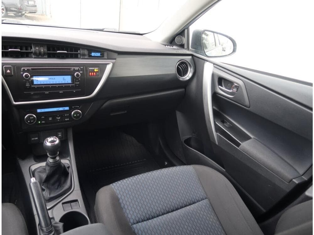 2013 Toyota AURIS - 8