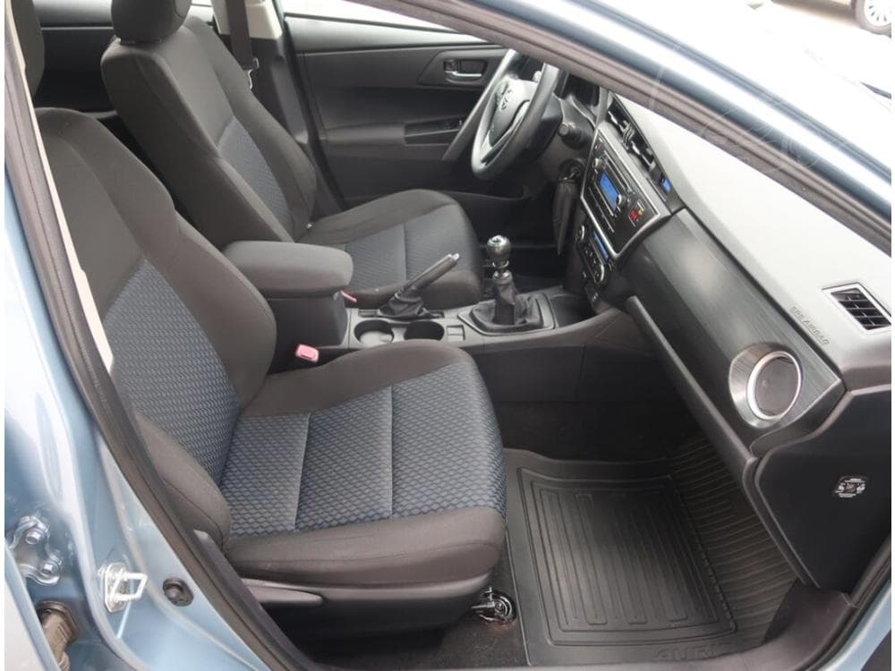 2013 Toyota AURIS - 9
