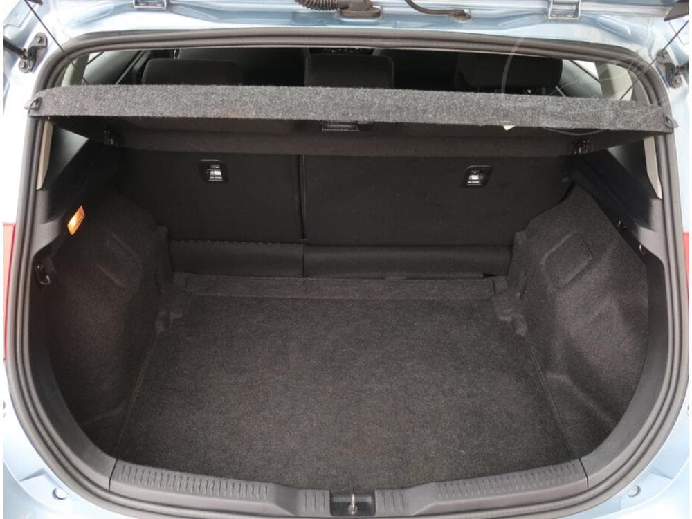2013 Toyota AURIS - 13