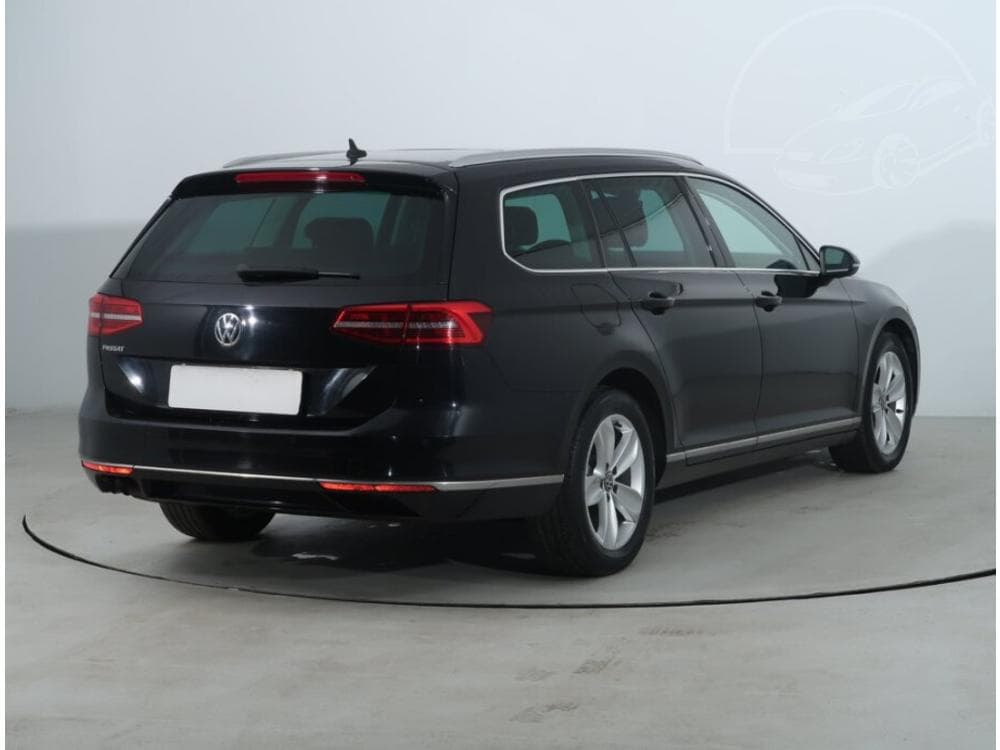 2016 Volkswagen PASSAT - 5