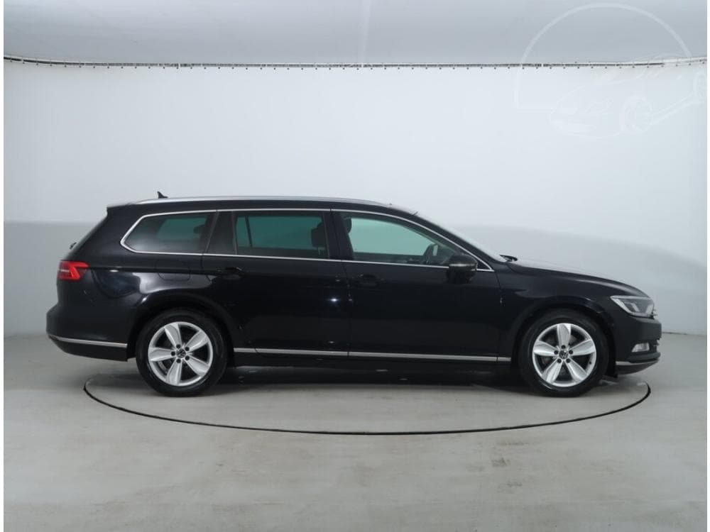 2016 Volkswagen PASSAT - 6
