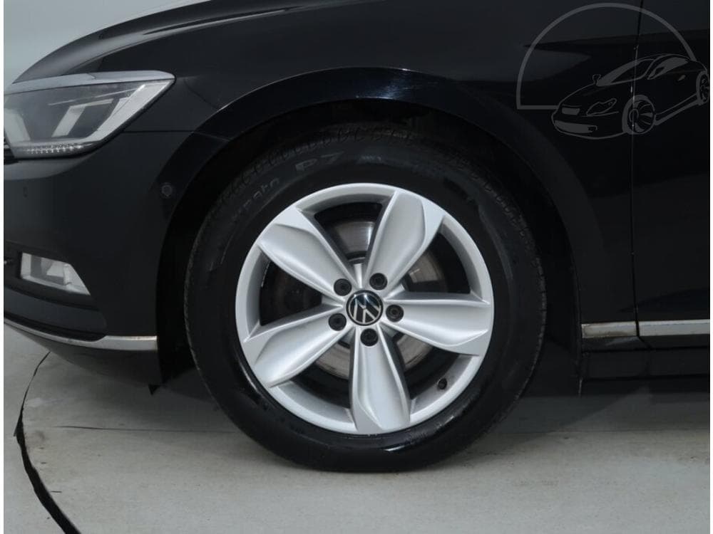 2016 Volkswagen PASSAT - 15