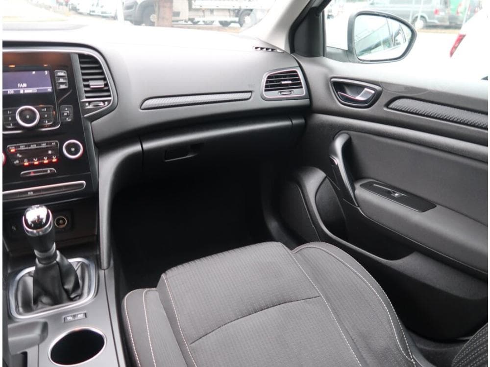 2017 Renault Megane - 8