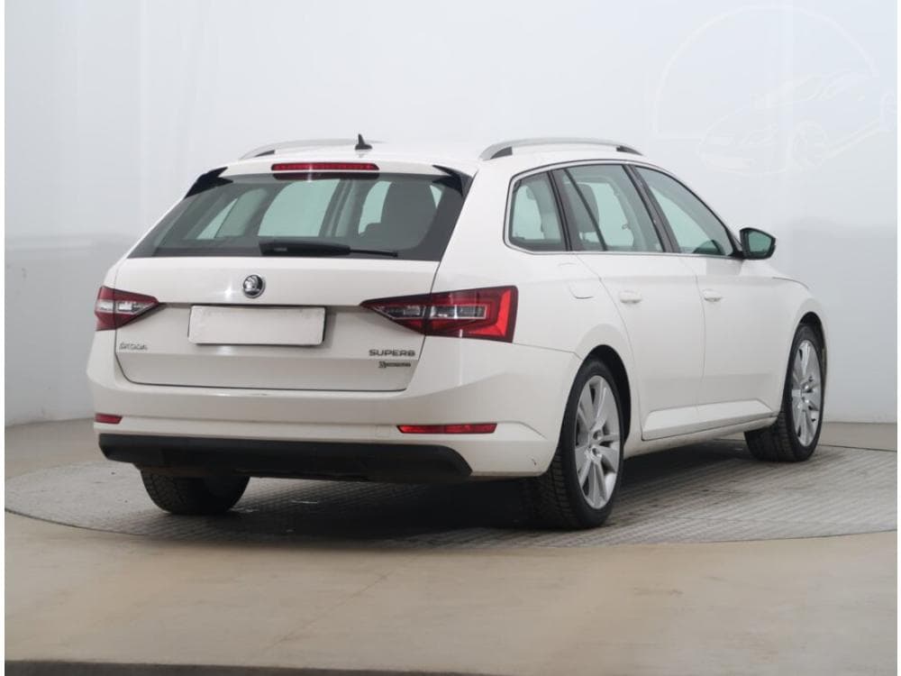 2016 Škoda SUPERB - 9