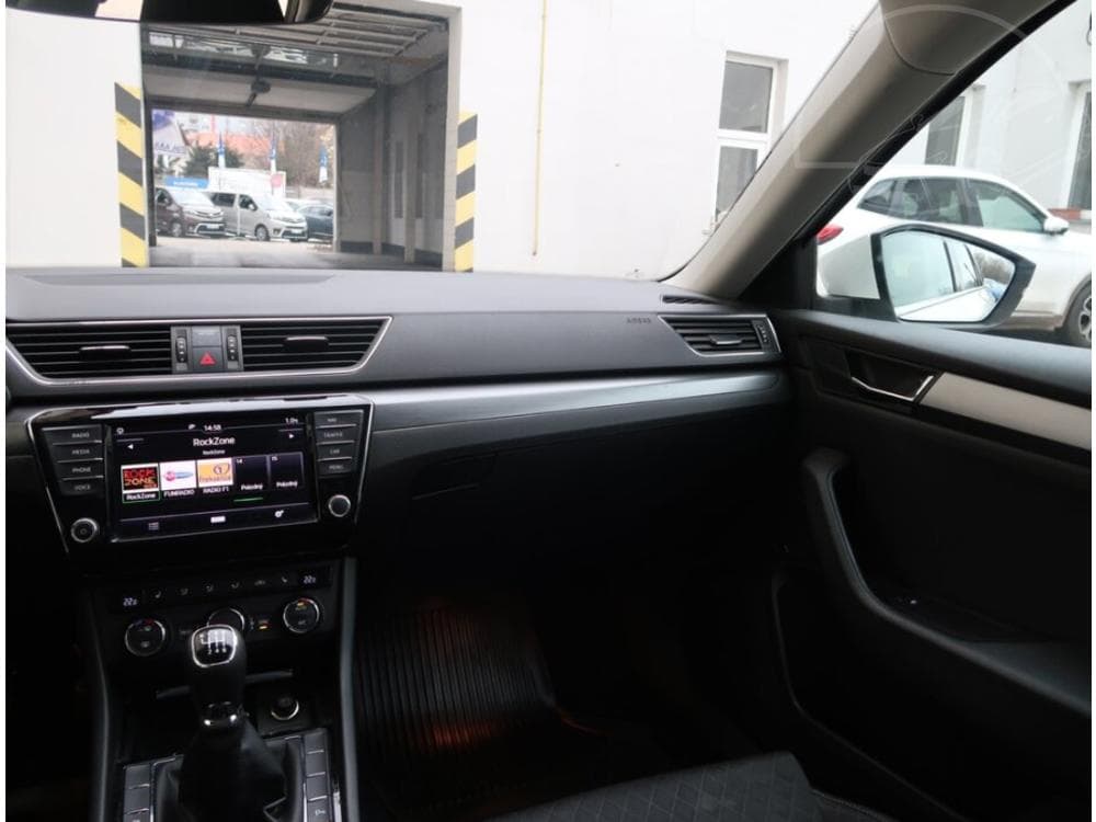 2016 Škoda SUPERB - 15