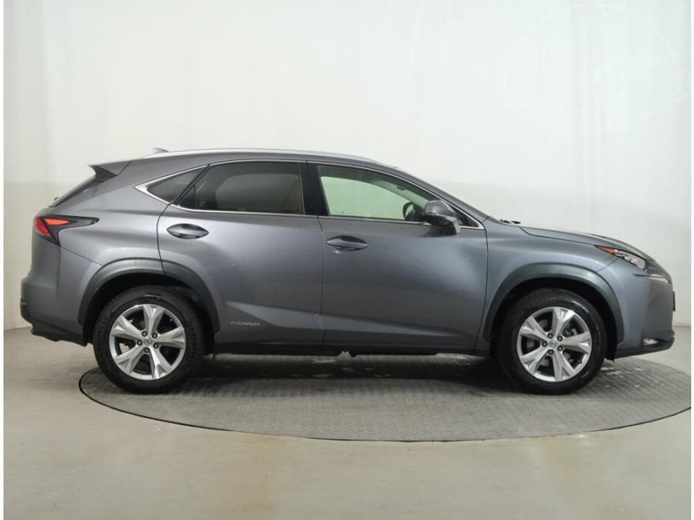 2016 Lexus NX - 16