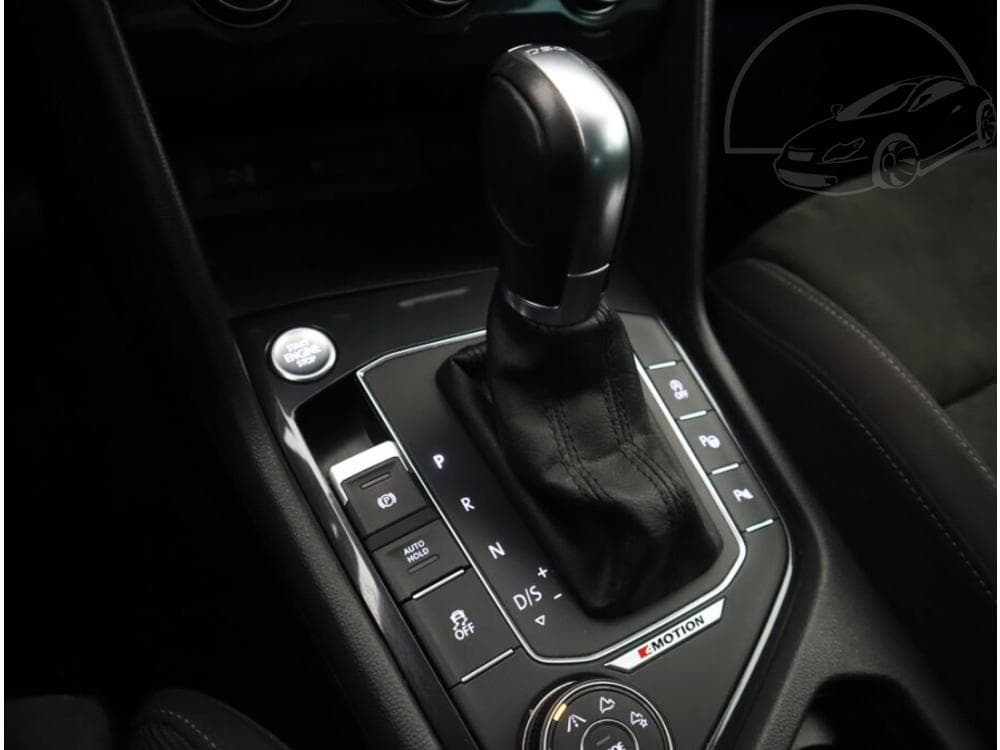 2017 Volkswagen Tiguan - 11