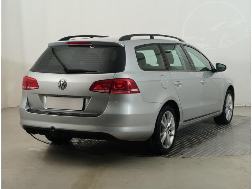 2012 Volkswagen PASSAT - 5