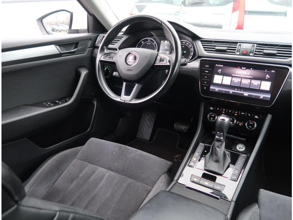 2018 Škoda SUPERB - 19