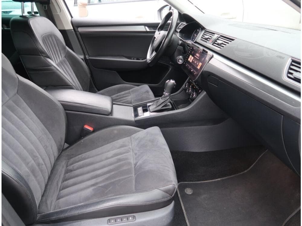 2018 Škoda SUPERB - 25
