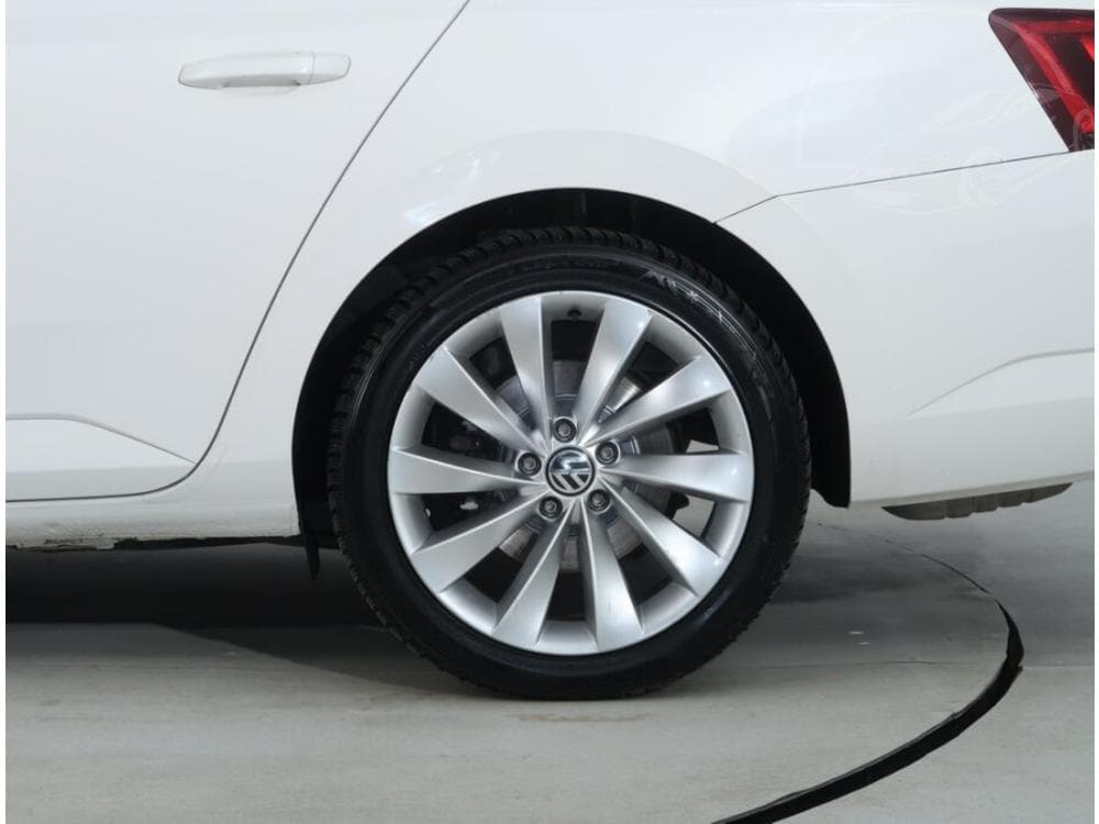 2018 Škoda SUPERB - 43