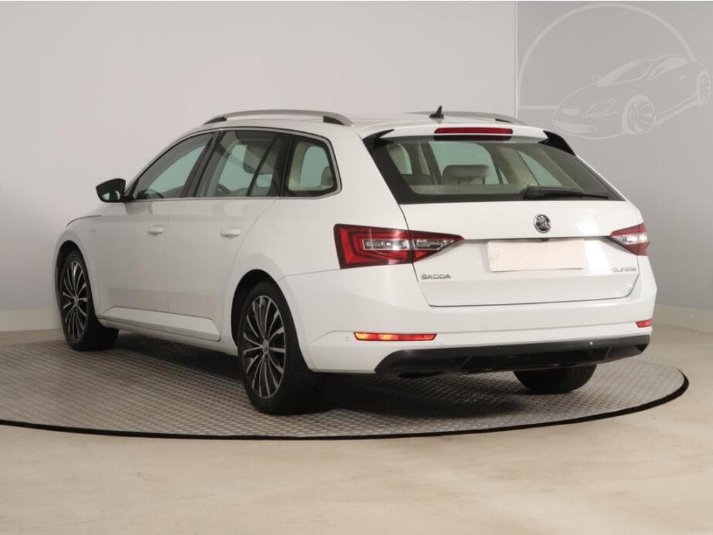 2015 Škoda SUPERB - 10