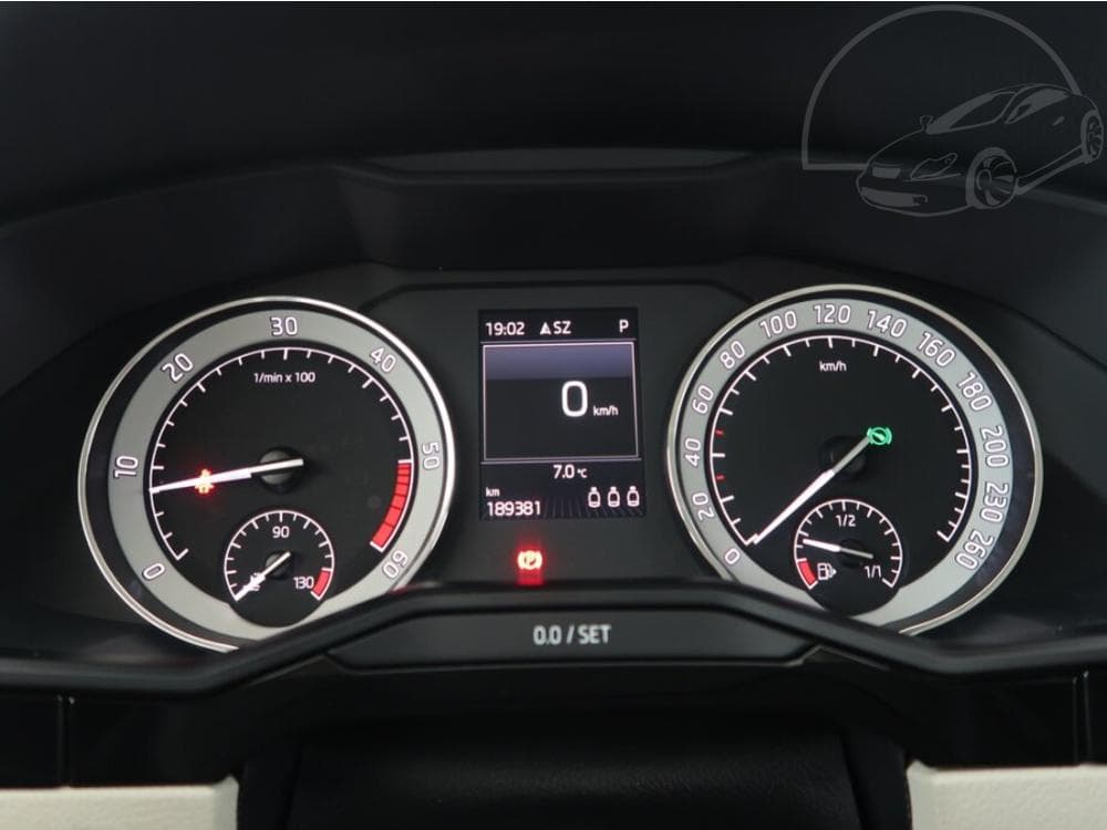 2015 Škoda SUPERB - 31