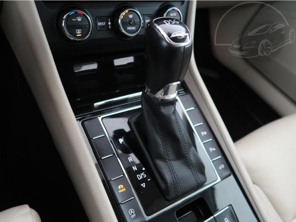 2015 Škoda SUPERB - 37