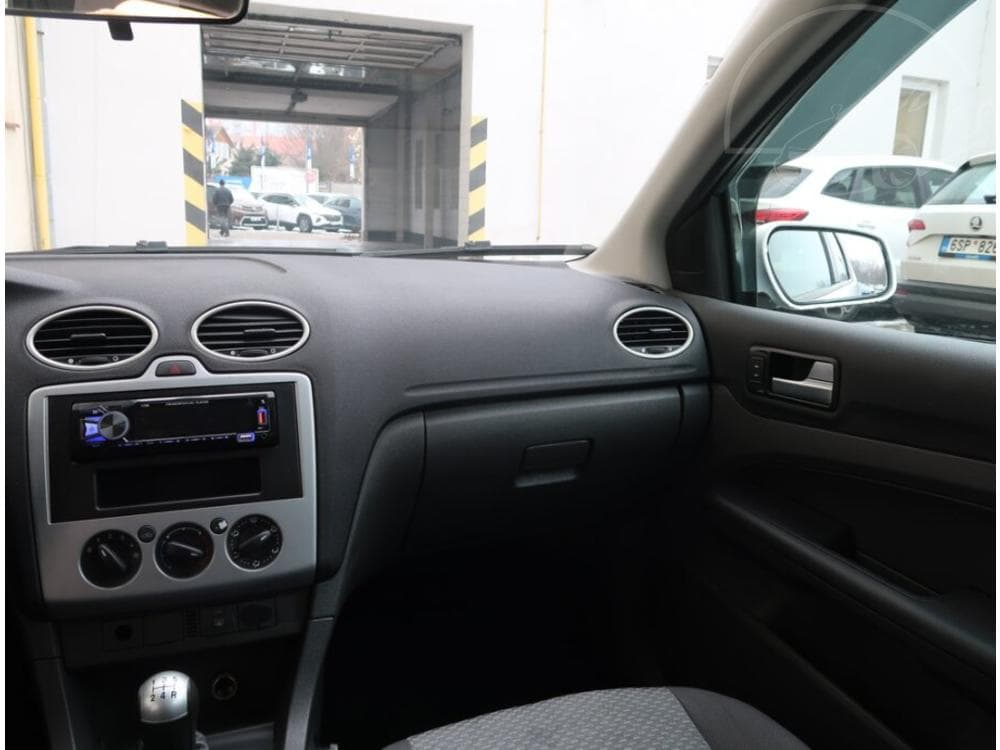 2006 Ford FOCUS - 8