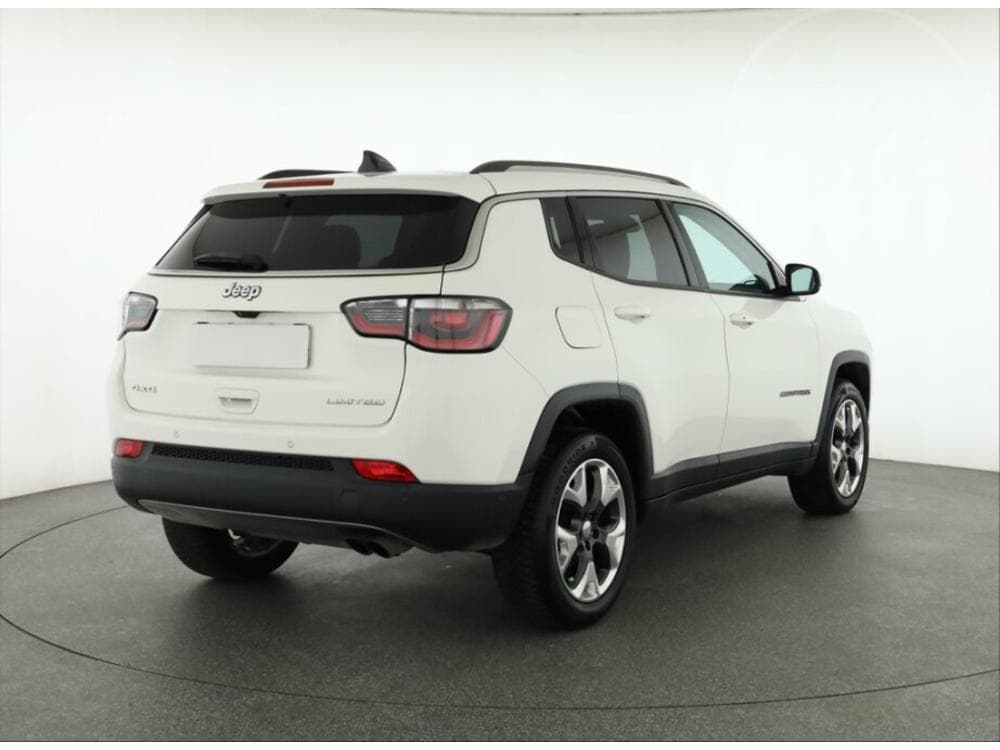 2018 Jeep COMPASS - 13
